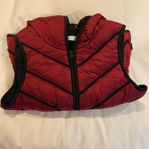 Blanc Noir Red Vest